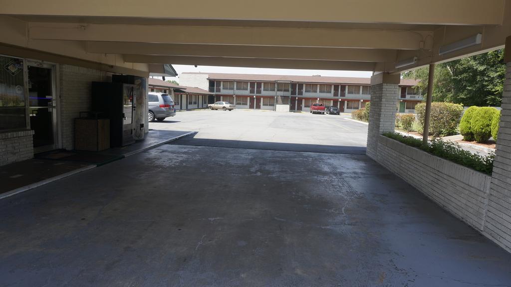 Budget Inn Malvern Exterior photo